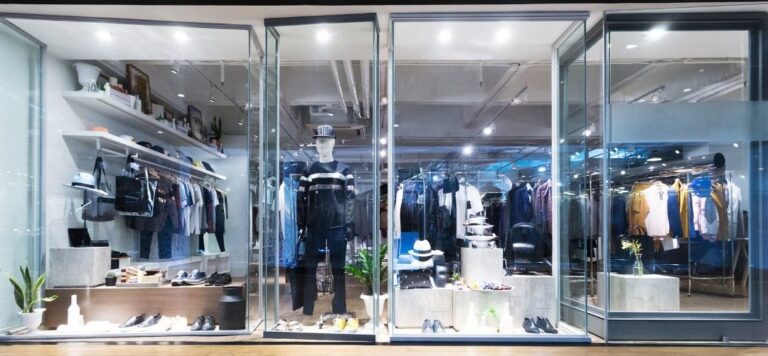 vetrina-negozio-lucca-1080×500