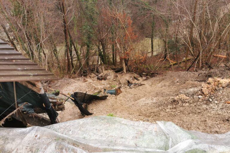 69ac5874-5fbc-4e57-86df-6e0598e1f77b