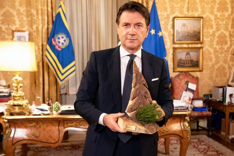 Giuseppe Conte alberello Vaia
