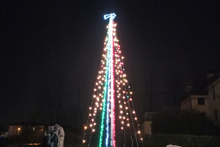 albero natale alpini farra di feltre