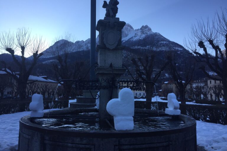 Attorno alla fontana del Broi di Agordo (4)