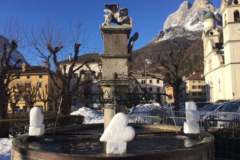 Attorno alla fontana del Broi di Agordo (5)
