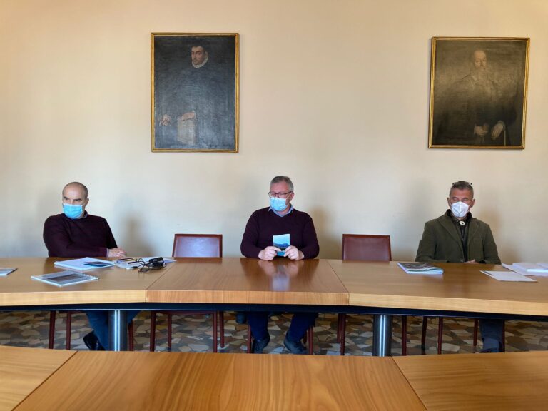 8a907027-621c-4562-a7cd-de66ec984c13