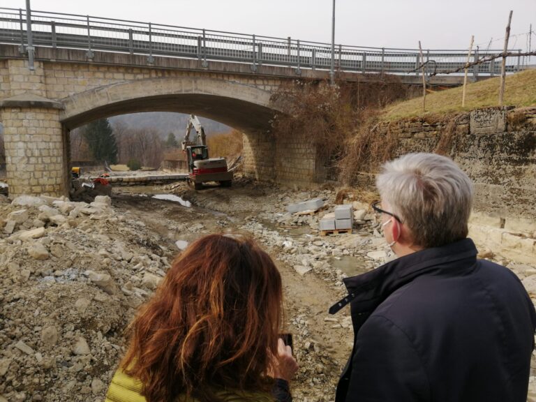 cdef5089-78ea-4236-b8b8-0e491403b128