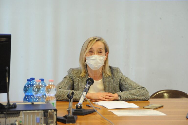 f6d21de8-33dd-448e-a803-396a3144c0b2