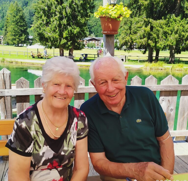 33a5e8fe-9175-4ddb-bb4a-8b1e32adc5a2