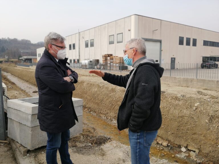 bdcbe366-9d3c-4116-b6aa-1f06b3a95463