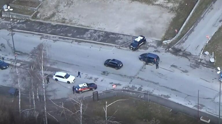 cebf3d7d-0cd1-417c-a599-03865fe0e7cd