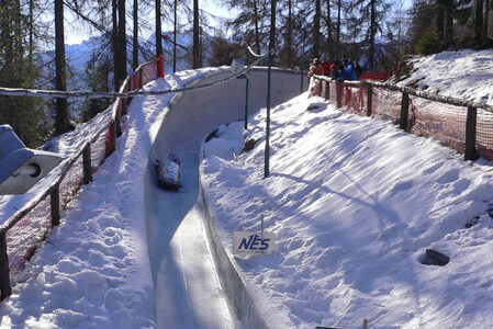 cortina_guide_bob