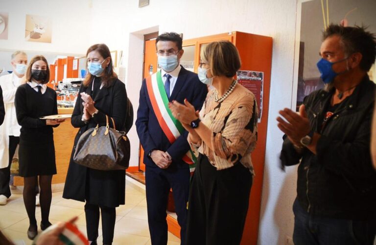 420049f9-2812-4729-a893-9ad8c1e76704