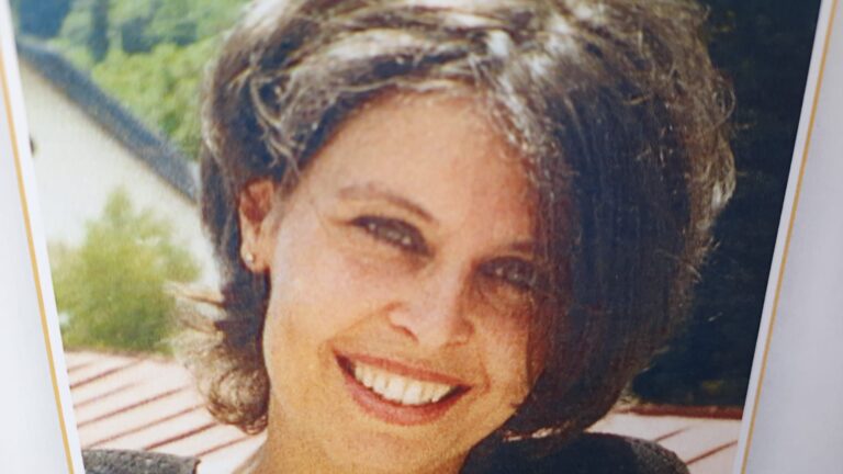 42972072-19ac-4083-9769-3deba3f70c4a