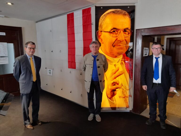 827cdb7f-1f1c-45cf-9814-771284cf75ae