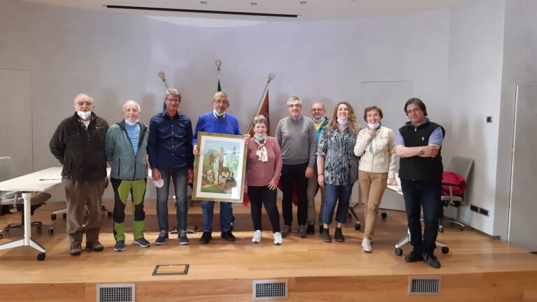 Foto di gruppo con Consiglio pro Loco e Dunio