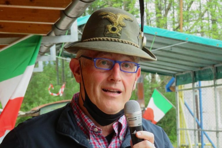Massimo De Vecchi capogruppo alpini salce