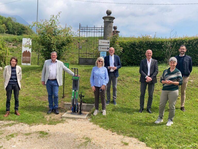 b27fa09a-4746-4215-8cf8-773d27251191