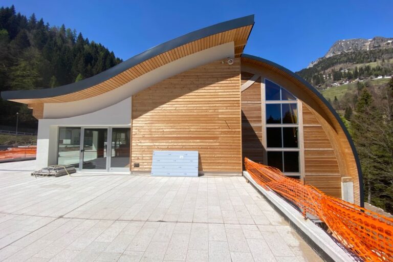 1045091f-df08-41b0-8863-2ad95d66704b-768×512