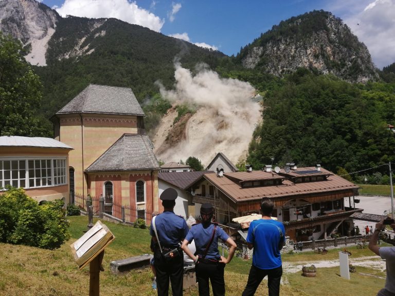 17c76fdc-15b6-47d2-9d61-a9dcaf69e44f