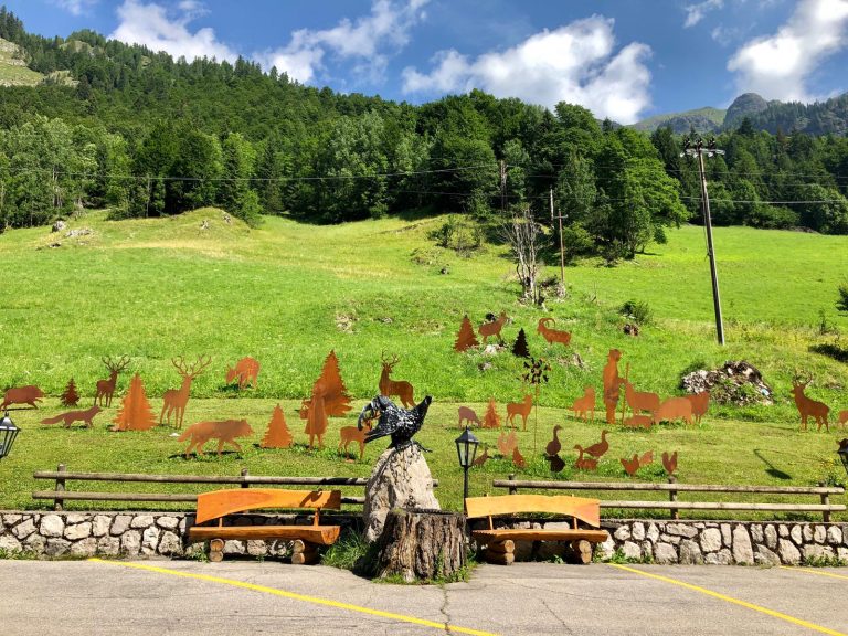 76de1b4c-420f-401f-a77e-a32a725b4b09