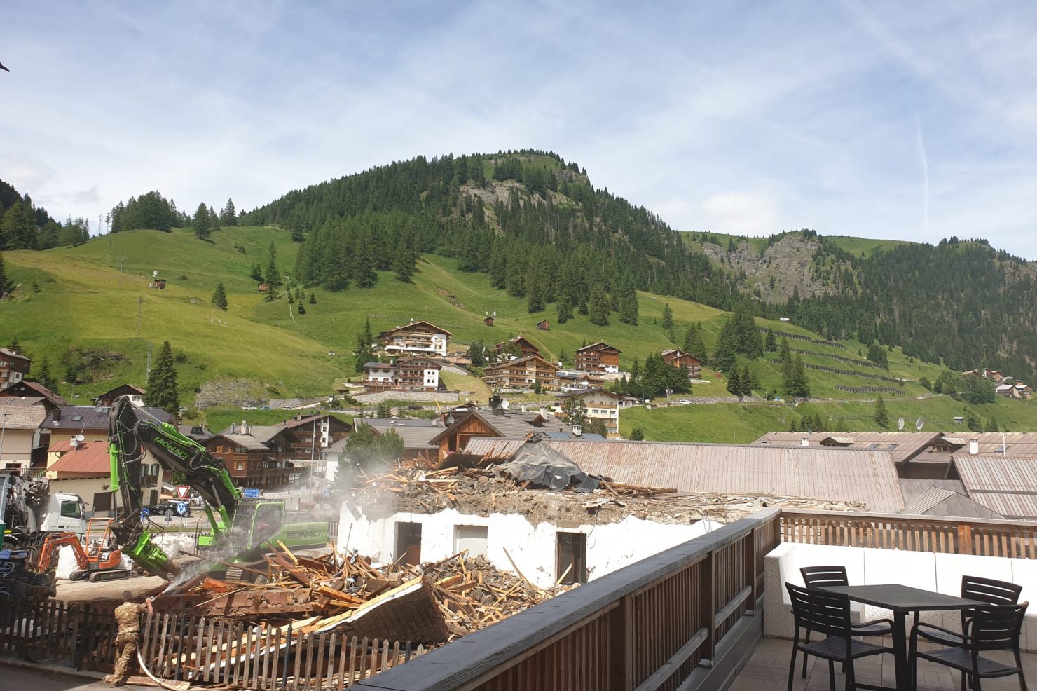 8b07677f-a923-4b54-9fda-c72948e3d842