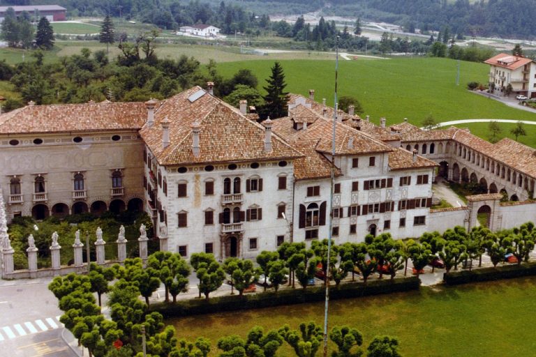 PALAZZO CROTTA MANZONI
