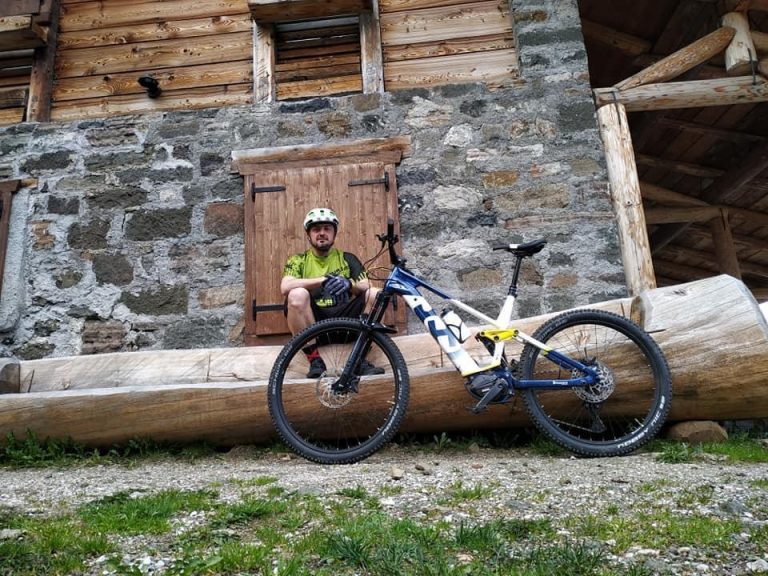 b452b6fd-1342-489f-8c6b-660950a2f3fd