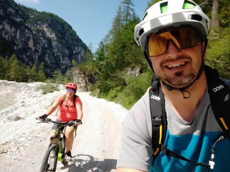 0a37a001-7b34-4d15-8da1-f8a6d1b36bba