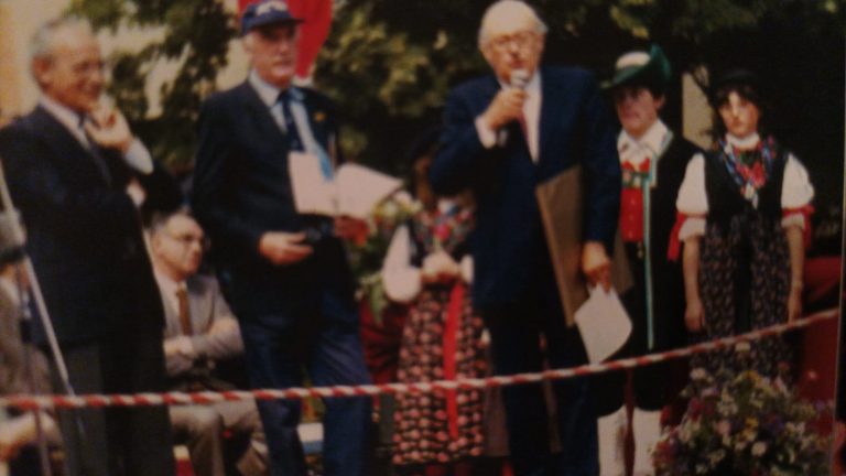 19cc8f5f-696f-4045-8c83-55364a84a2f4