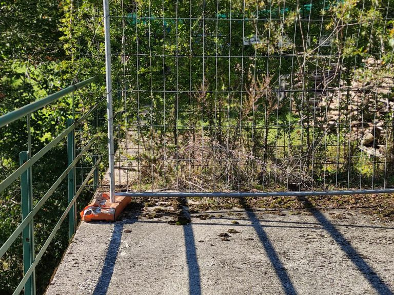 0d40395e-749b-4ce4-b60e-628a4664af99