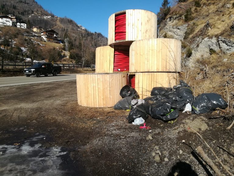 4ab8b5c0-5d79-4637-ae7c-d952749f9484