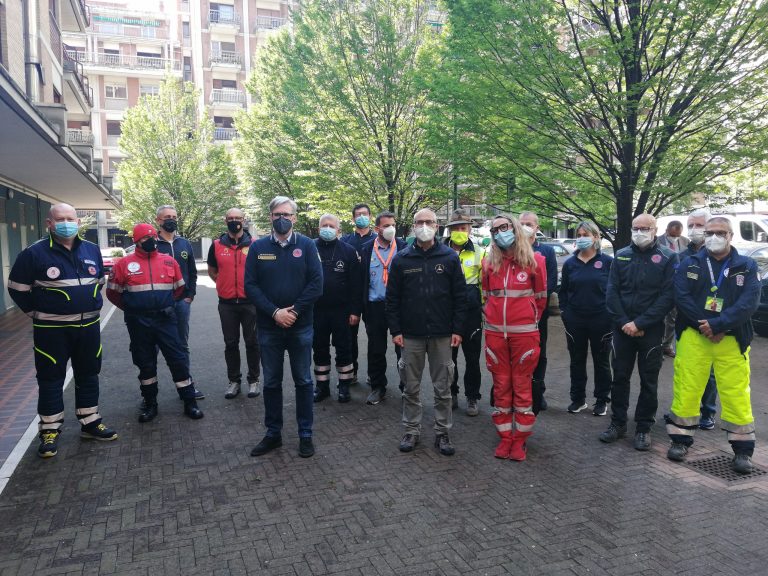 Ass Bottacin con capo Dipart PC Curcio con rappresentanza volontari a Marghera