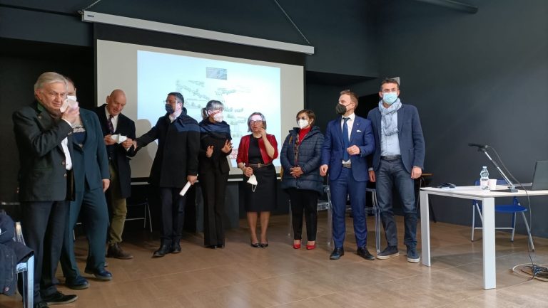 04d82784-94b9-4b77-89ea-32266dc38ab4