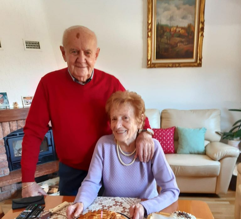 4053256b-36d1-4bd4-8642-7655fde9a35a