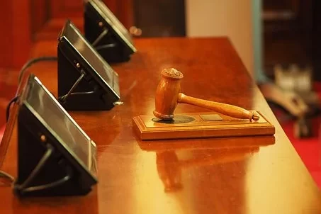 judge-1587300__340
