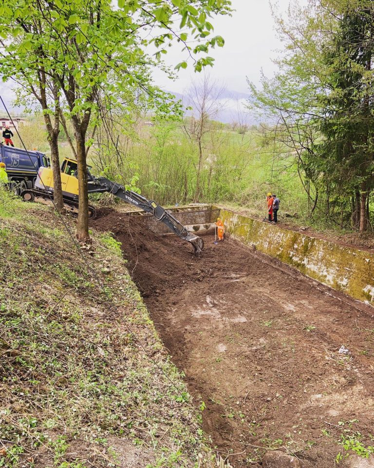 6ec4f169-3b6e-47e5-812e-b9bb2c0450f7