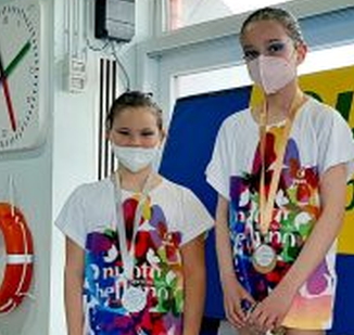 Martina_Topinelli_e_Arianna_DInca-284×300