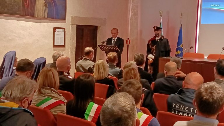 c8a27cd0-6379-4698-87ad-cbf61656f19e