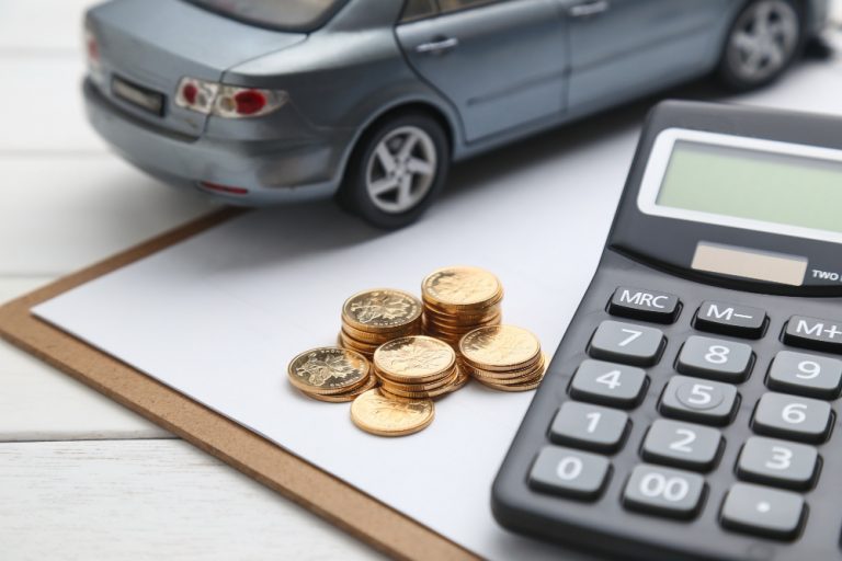 car-model-calculator-coins-white-table (1)