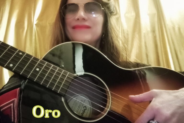 chitarra Lara Mira scritta oro per store