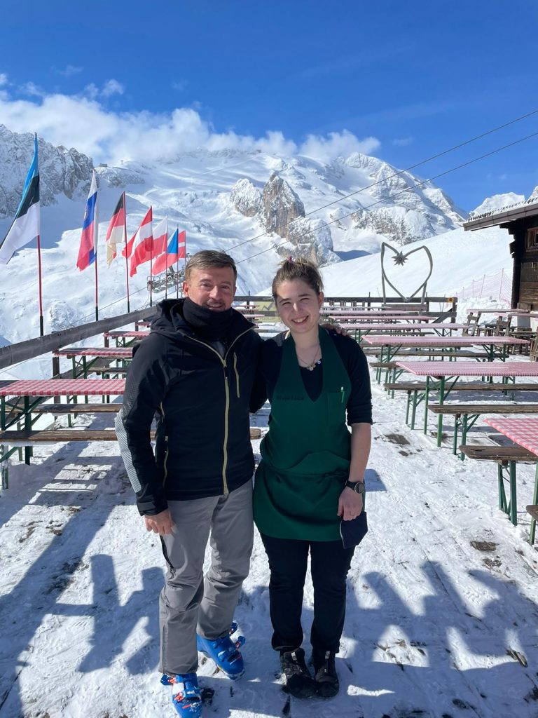 ee3ace24-adce-443a-9918-0d0c26a0135a