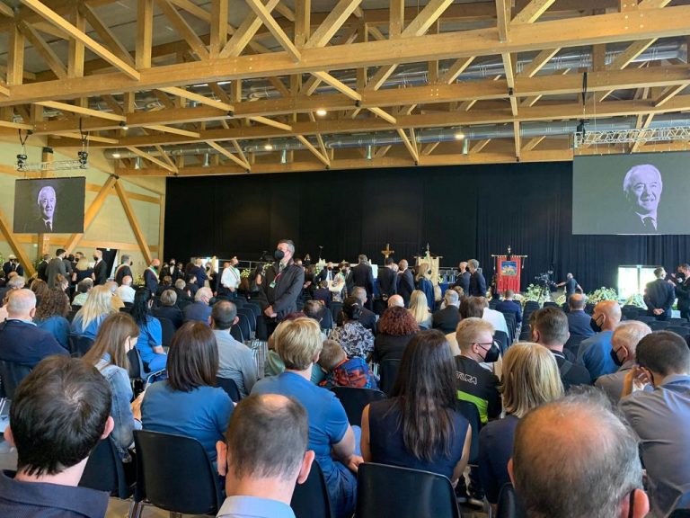 6adc53a4-8d27-4bc3-bcfd-2ed561c6d583