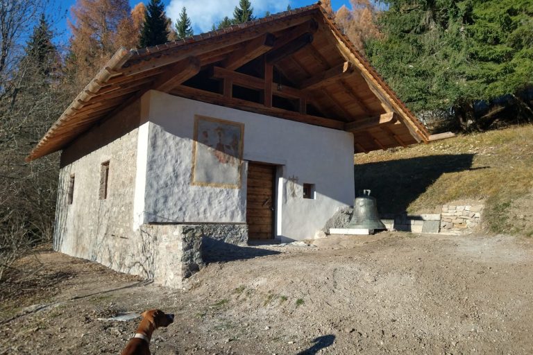 Schola-dei-Battuti-presso-San-Simon-Vallada-Agordina