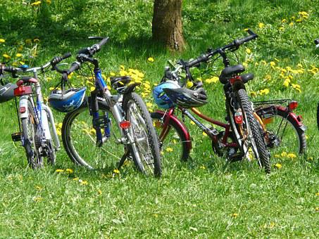 bicycles-6895__340