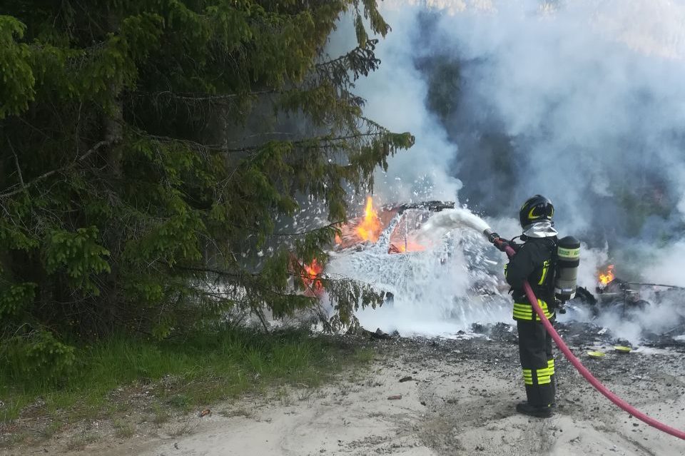 e7ecb542-93fa-4664-bf2d-7c9a06ae833f