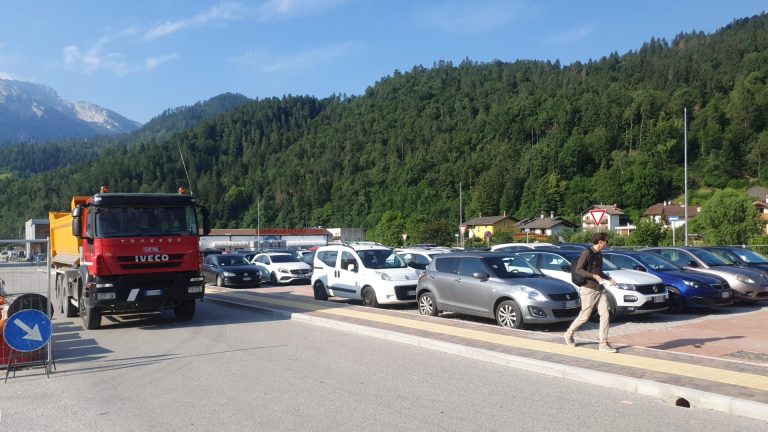 ec92d2af-631a-42d9-862a-1d3ca941c557