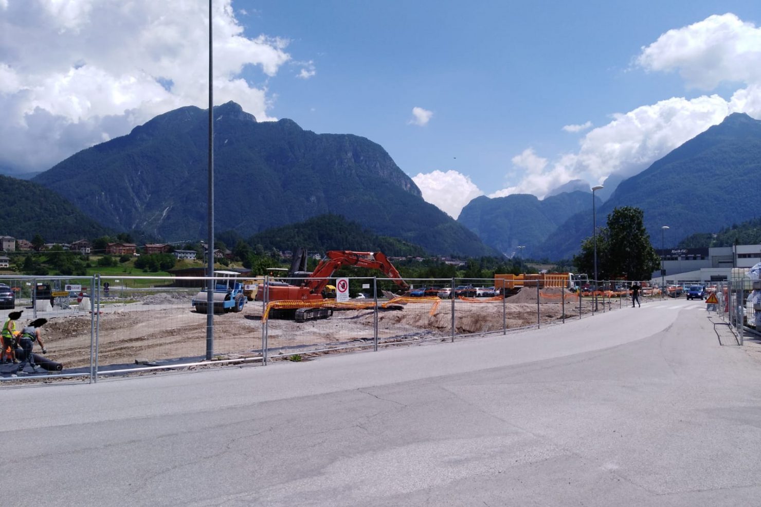 04eadcdc-4b6c-49c5-b67d-388a3b78136c