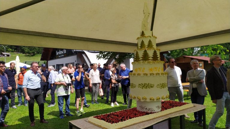 6863631b-0c4f-485a-a03e-276b8cf090b5