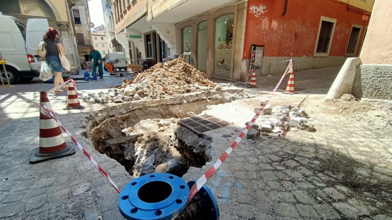 f6b4331e-e49a-48d1-acba-2d24957166e5