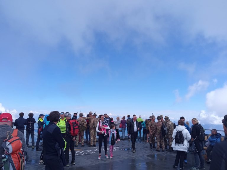 5f920f94-19b6-488b-a1bd-6e8e51975df0