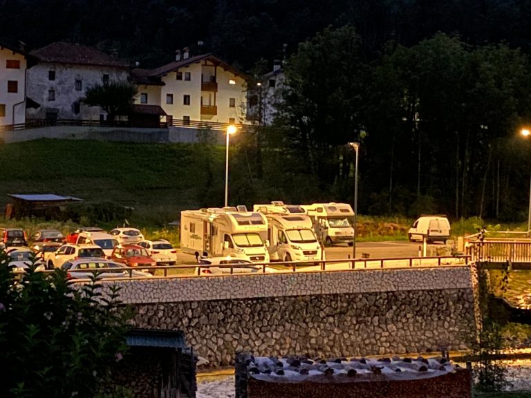 ca69889f-c7eb-4cbd-bb00-95fc0b2e4500