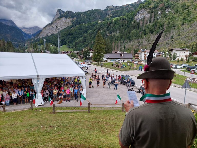 e1093fea-165a-484b-a1f5-76833e7a6e35